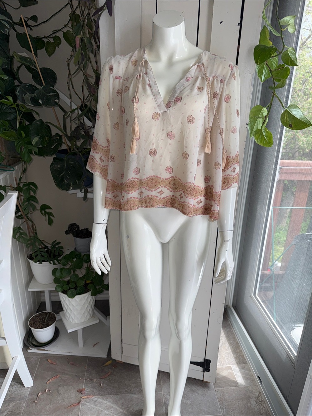 H&M Boho Tassel V-Neck Peasant Blouse in Blush Cream size 10